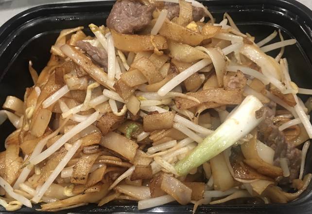 Beef and Soy Sauce Fried Rice Noodle 干炒牛河 (N07)
