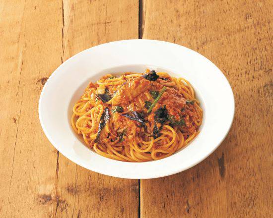 揚げ茄子とほうれん草のミートソース田舎風スパゲティ Country-Style Meat Sauce Spaghetti with Fried Eggplant and Spinach
