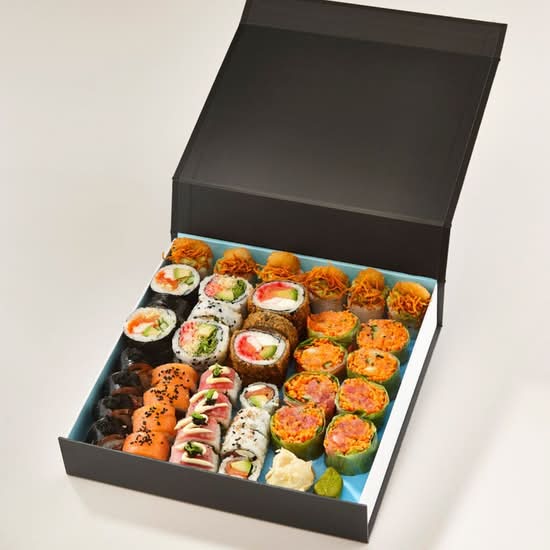 Plateau Sakura (45 mcx) / Sakura Platter (45 pcs)