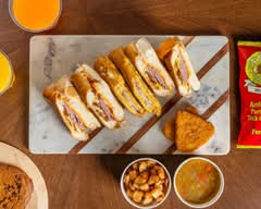 Meson Sandwiches (Lee Vista)