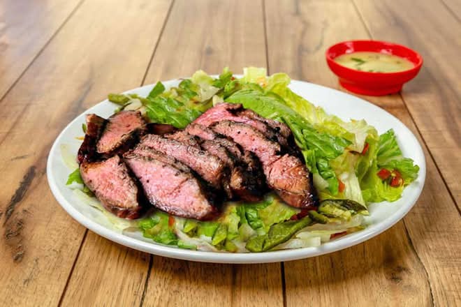 FAJITA SALAD - SKIRT STEAK