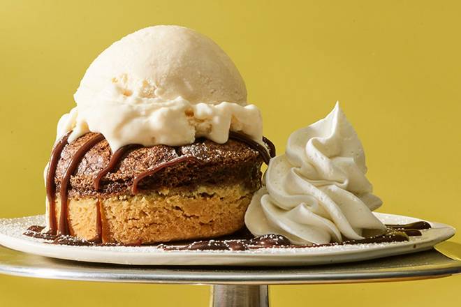 Shortbread Chocolate Soufflé Cake