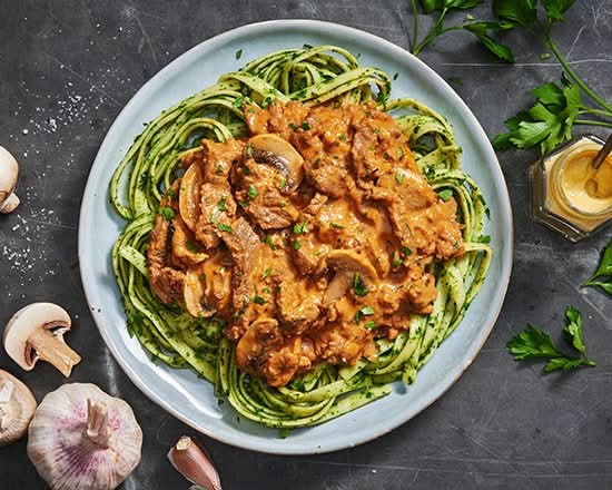 My Muscle Chef Beef Stroganoff With Spinach Fettucine