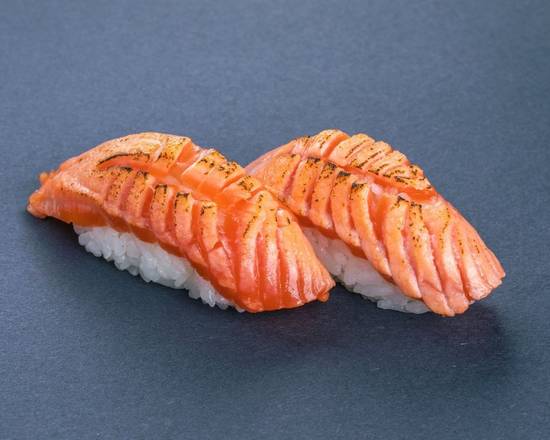 (b017) Aburi Salmon Sushi