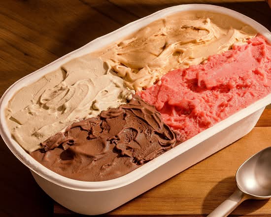Famiglia (serving ~5 to 6 people)