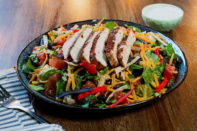 Logan's Kickin' Chickin' Salad