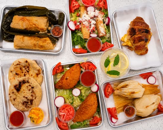 La Baguette Antojitos (275 N Washington St)