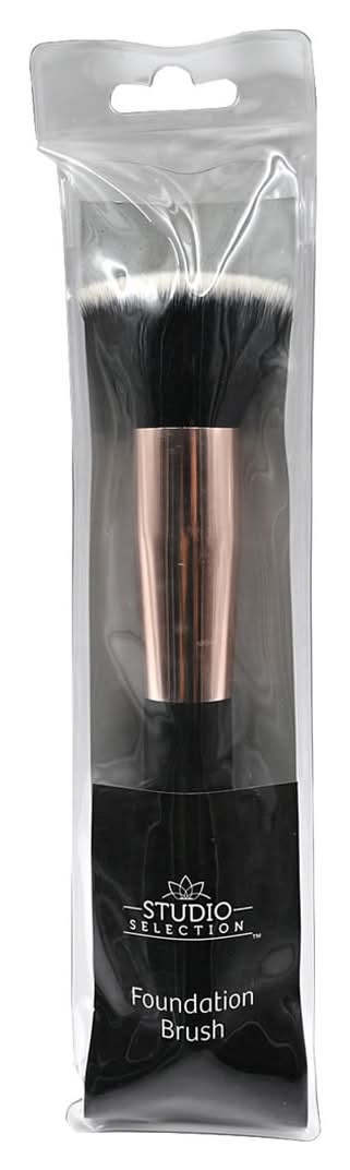 Studio Select Foundation Brush