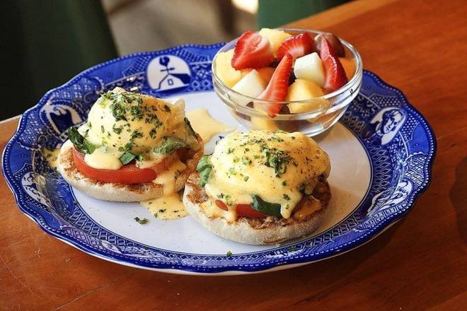 Spinach & Tomato Benedict