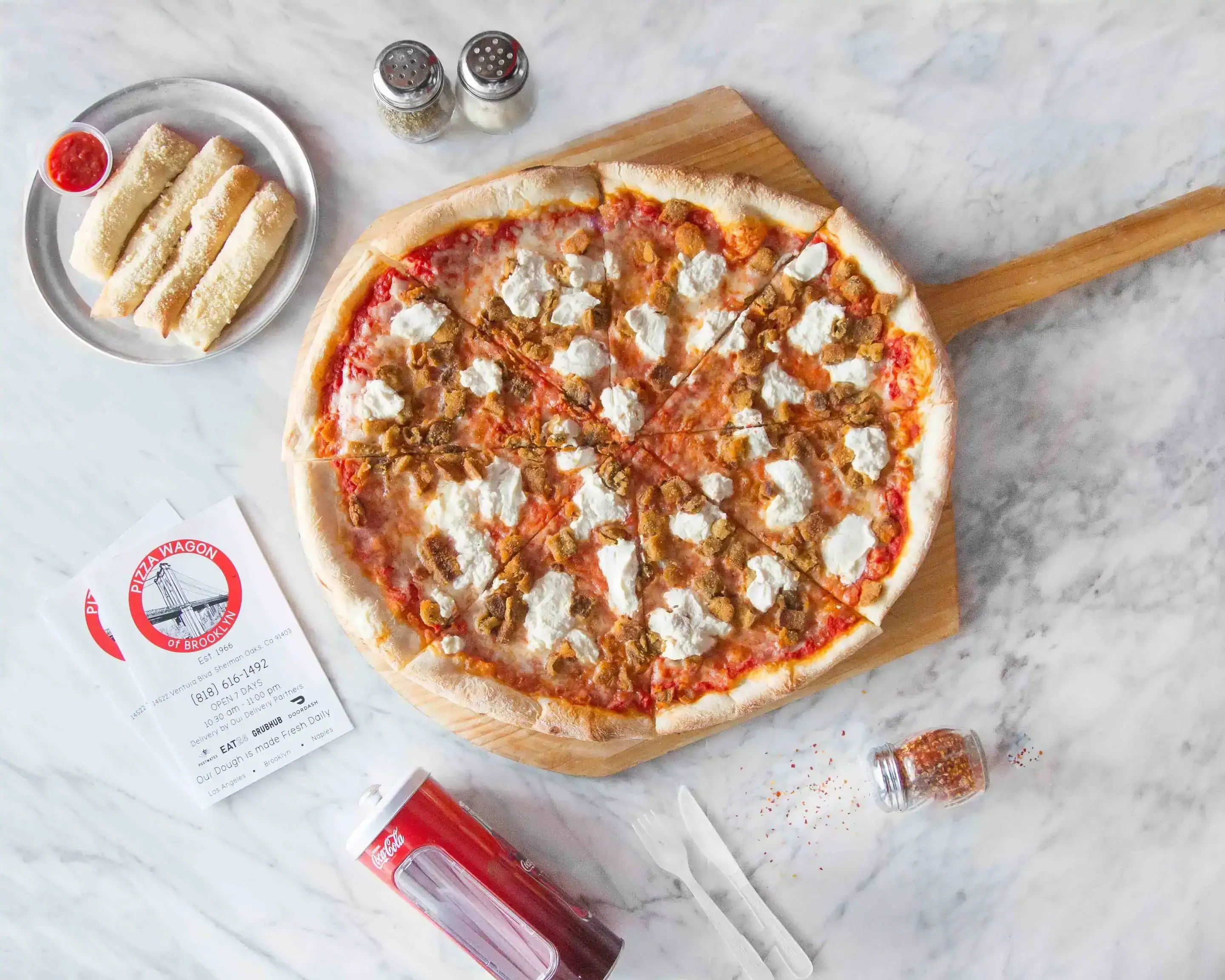 Pizza delivery open near me discount