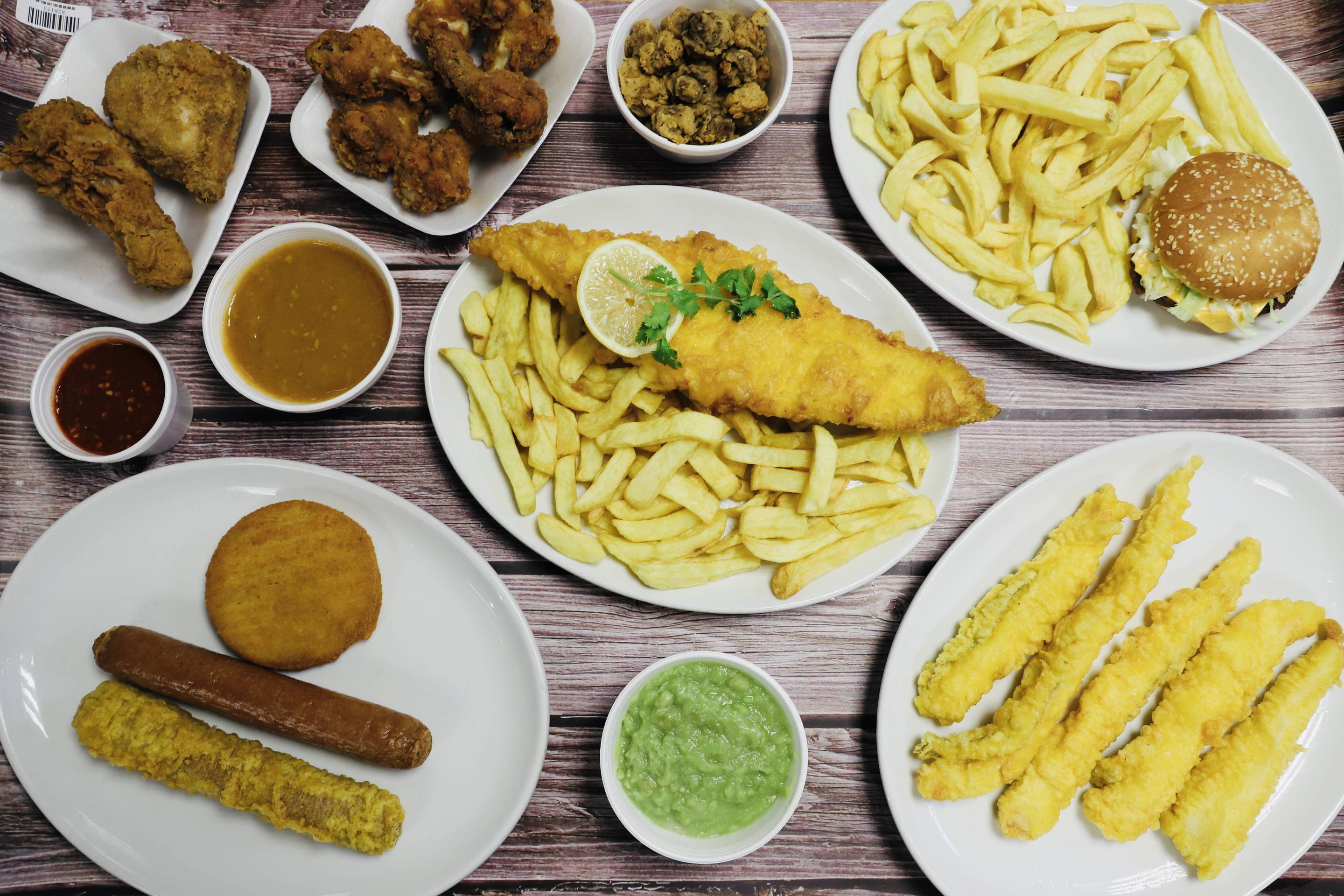 Golden fish bites cooked to perfection! - Picture of The Chippy