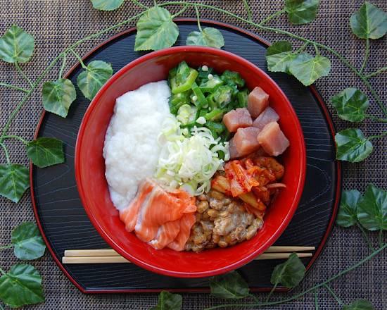 マグロとサーモンの贅沢健康ねばとろ丼