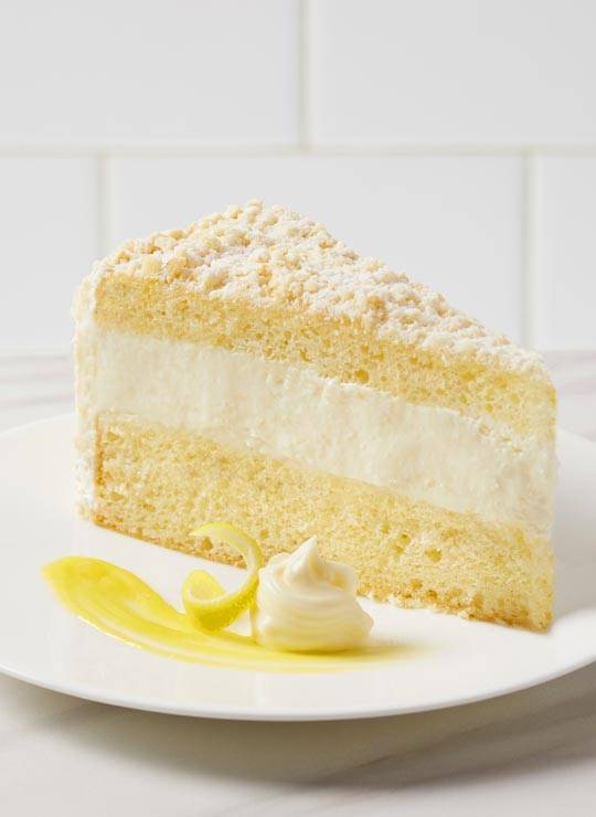 Tranche de Gâteau Cremeux a la Vanille / Slice of Creamy Vanilla and Lemon Cake