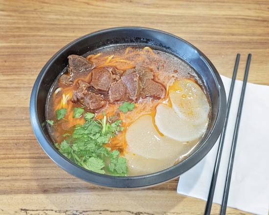 A2. House Special Beef Noodle Soup (Meat)