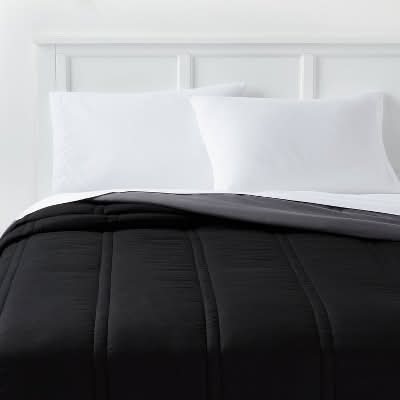 Room Essentials Lofty Microfiber Comforter, XL, Black