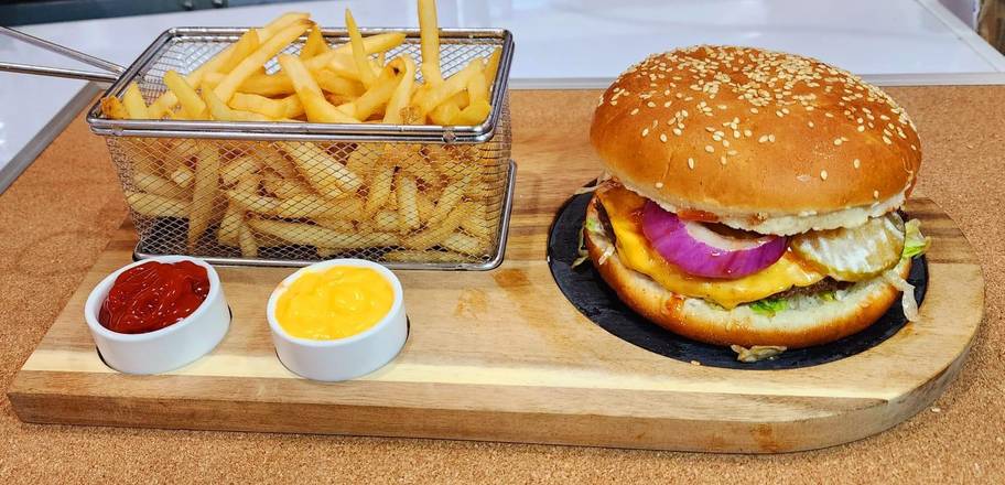Signature Cheese Burger Combo *Sweet Potato Pie Included*