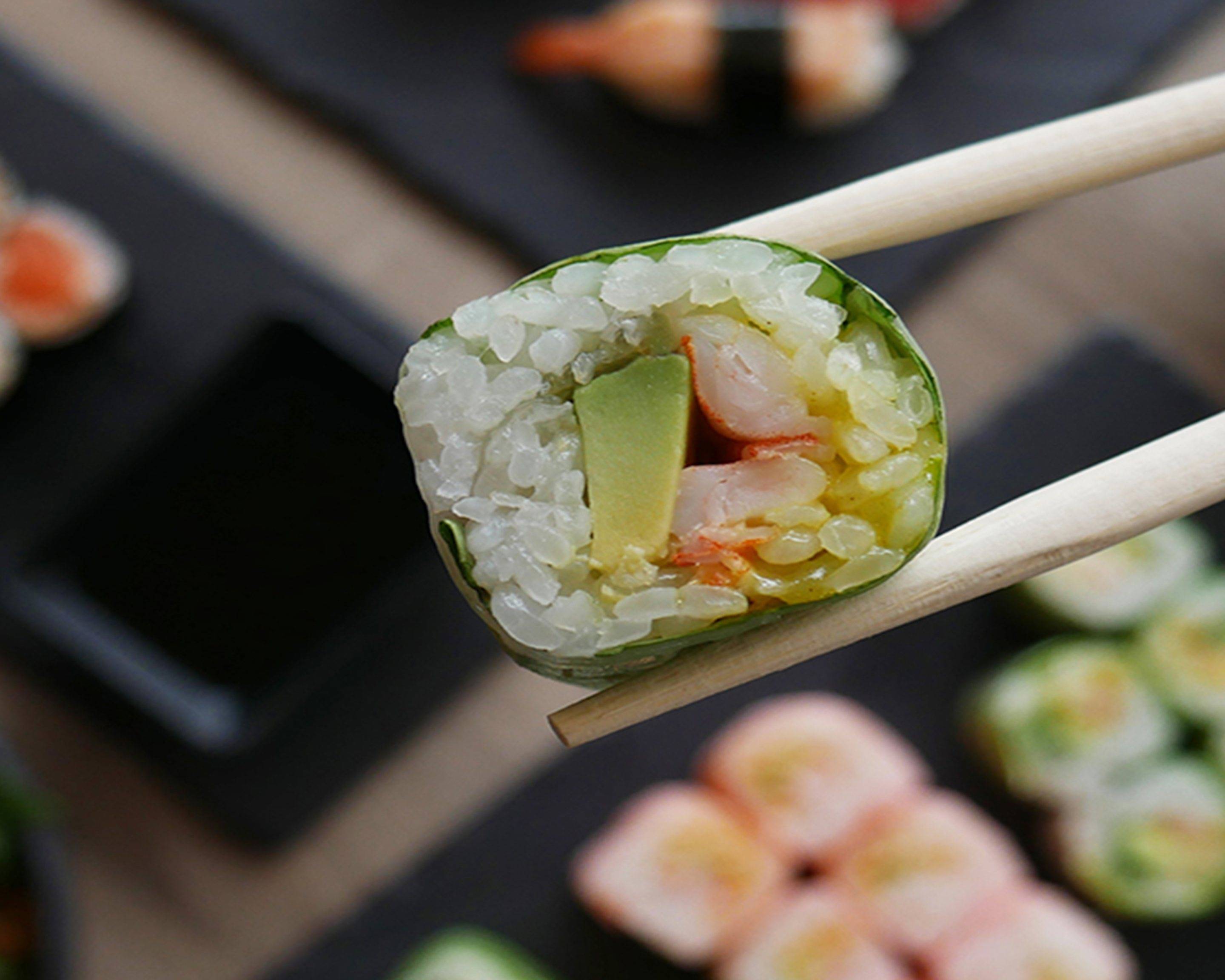 Rouleau De Sushi Au Fromage à La Crème, Crevettes Enrobées De