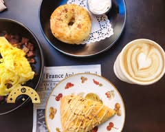 Cafe Feellove St George Blvd (2 W St George Blvd)