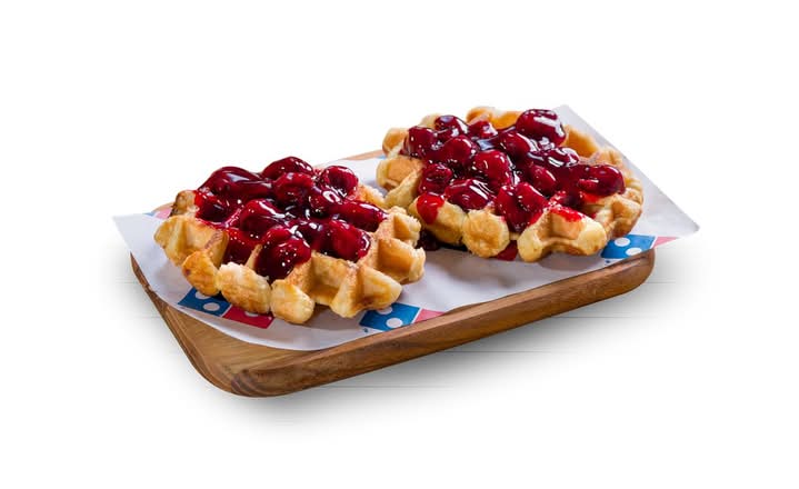 Gofry belgijskie z wiśniami