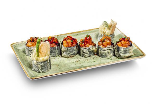 Salmon Tartar Roll