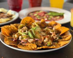 TWINS BAR Aguachiles y bebidas