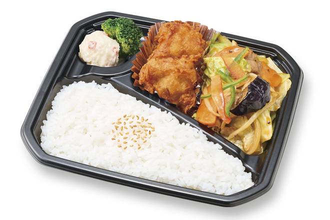 肉野菜炒め 唐揚弁当