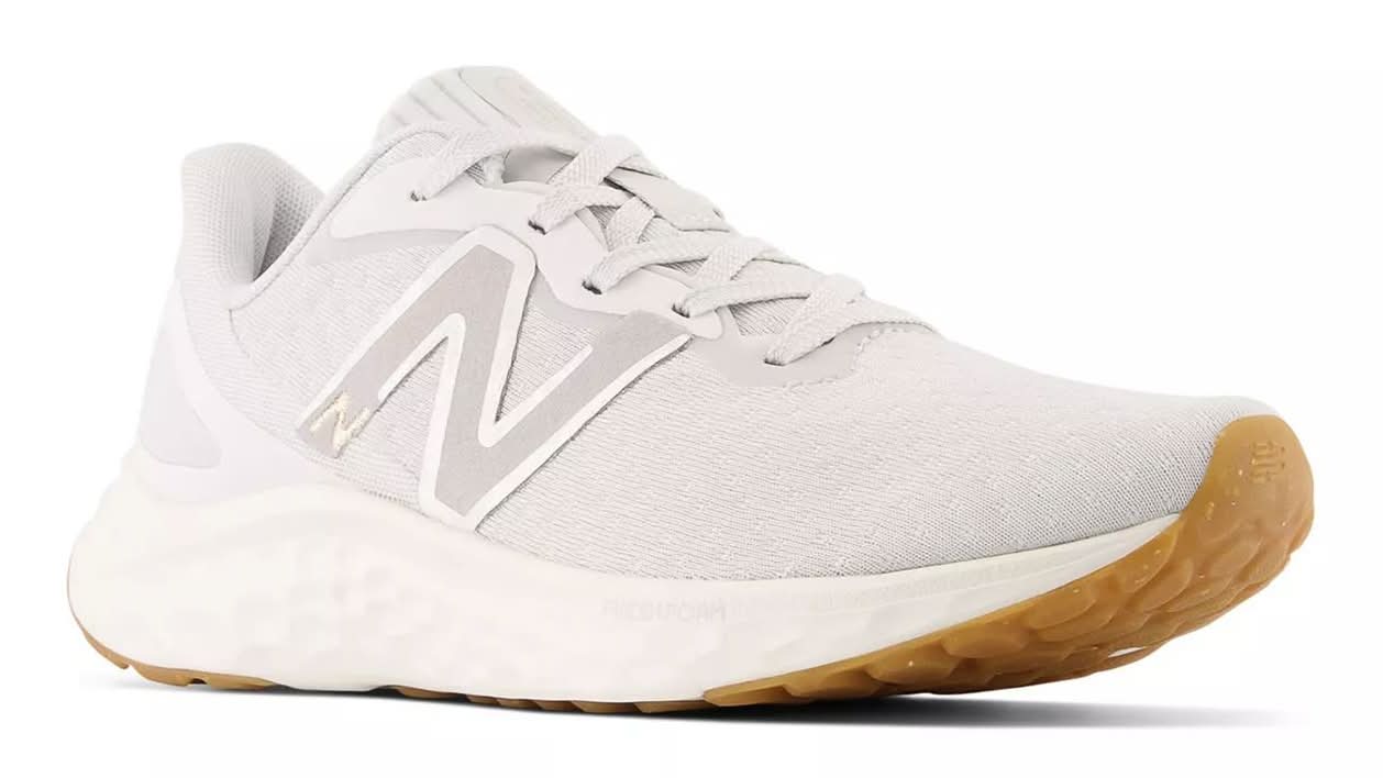 New Balance Fresh Foam Arishi V4 Running Shoe - Women's (Grey/White Medium - 9)