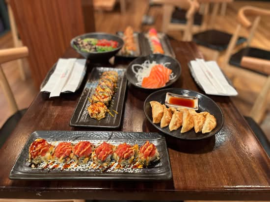 Hanami Sushi & Grill (323 East Brown Road, Mesa, AZ)