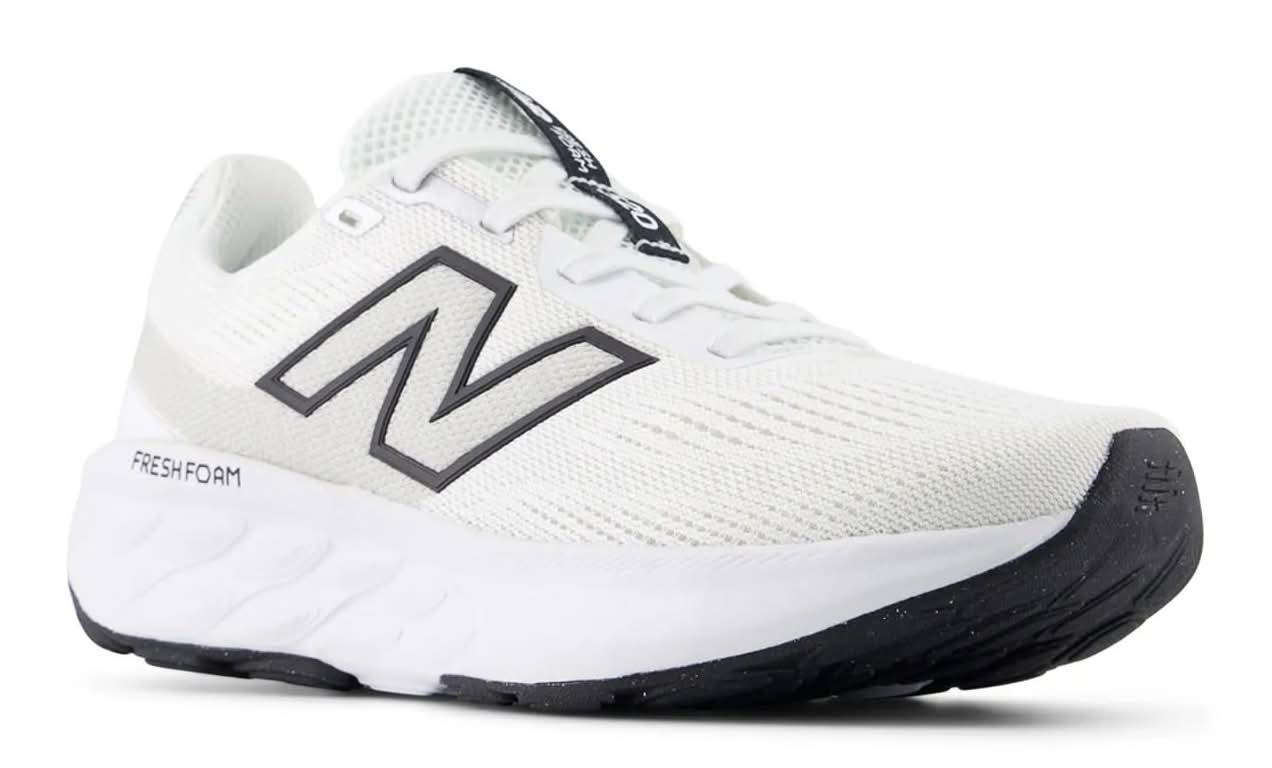 New Balance Fresh Foam 520 V9 Running Shoe - Women's (White/Black Wide - 6)