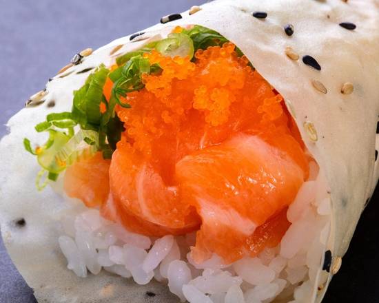 (c031) Salmon Truffle Hand Roll