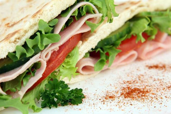 Sandwich poulet crudités