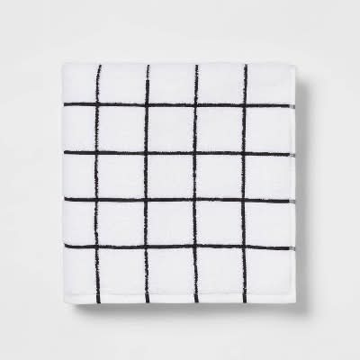 Room Essentials Everyday Oversized Grid Bath Towel, Black-White (4 ct)