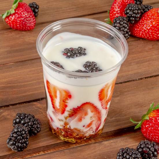 Yoghurt con berries y fresas