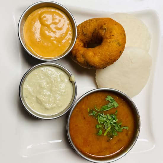 Idli/Vada Combo