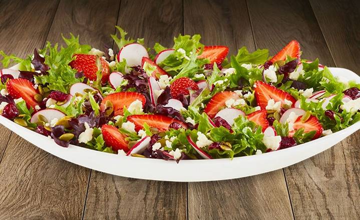 Salade de fraises et feta - Temps limité / Strawberry and Feta Salad - Limited time