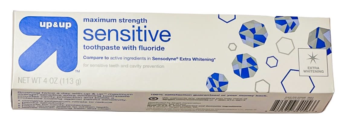 up&up Extra Sensitive Whitening Toothpaste (4 oz)