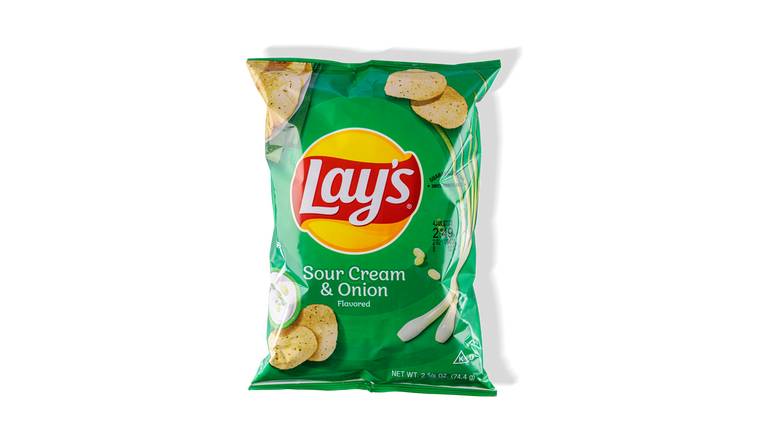 Lay's Sour Cream & Onion Chips, 2.625 oz