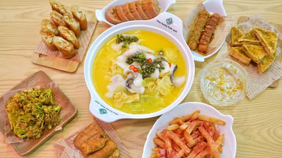 The Lucky Fish Pot (溪雨观酸菜鱼)