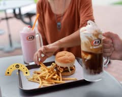 A&W Restaurant (2002 Velp Ave)