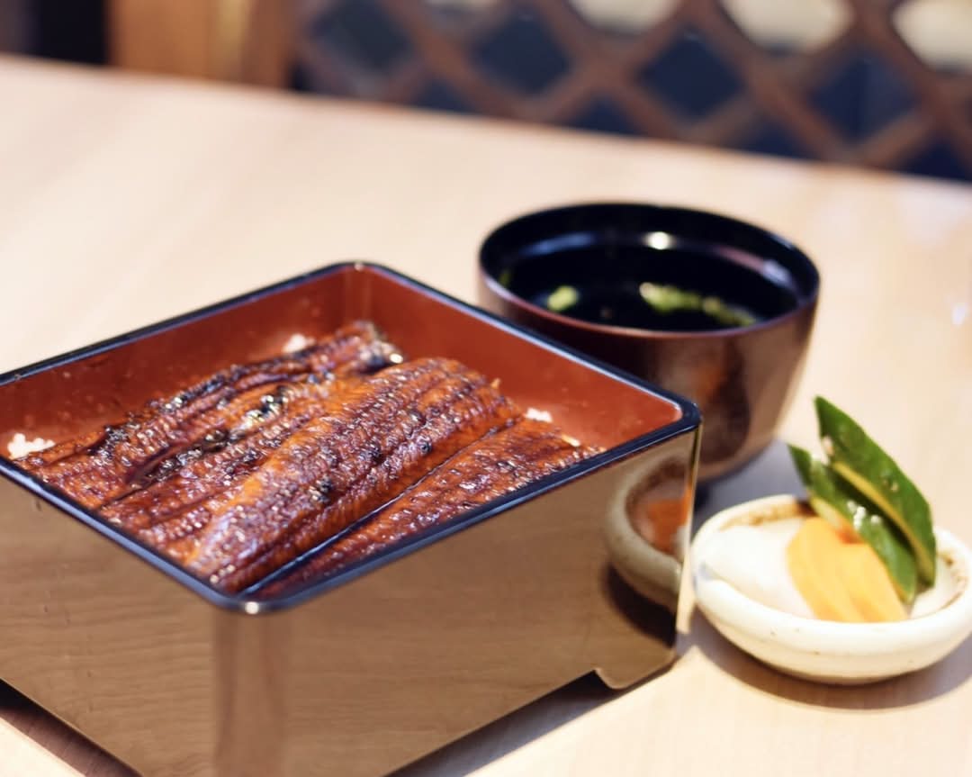 鰻7 チーズケーキ1鰻1ハンバーグ2たまご2モンブラン2スコーン1 19時以降 大衆うなぎ桑田の出前・宅配・テイクアウトメニュー | ウーバーイーツ