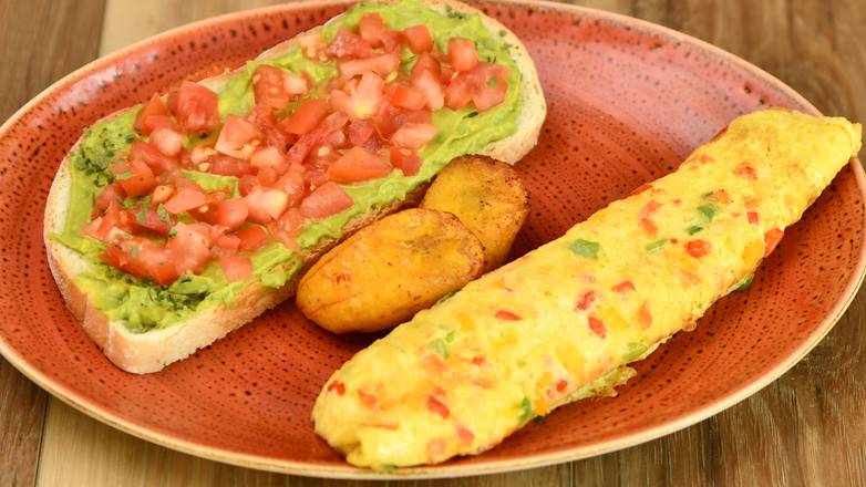 VEGGIE MIX OMELET & AVOCADO TOATS