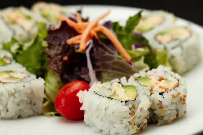 †CALIFORNIA ROLL AND SALAD COMBO
