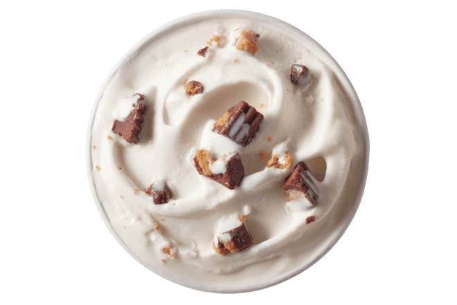 REESE'S® Peanut Butter Cup BLIZZARD® Treat