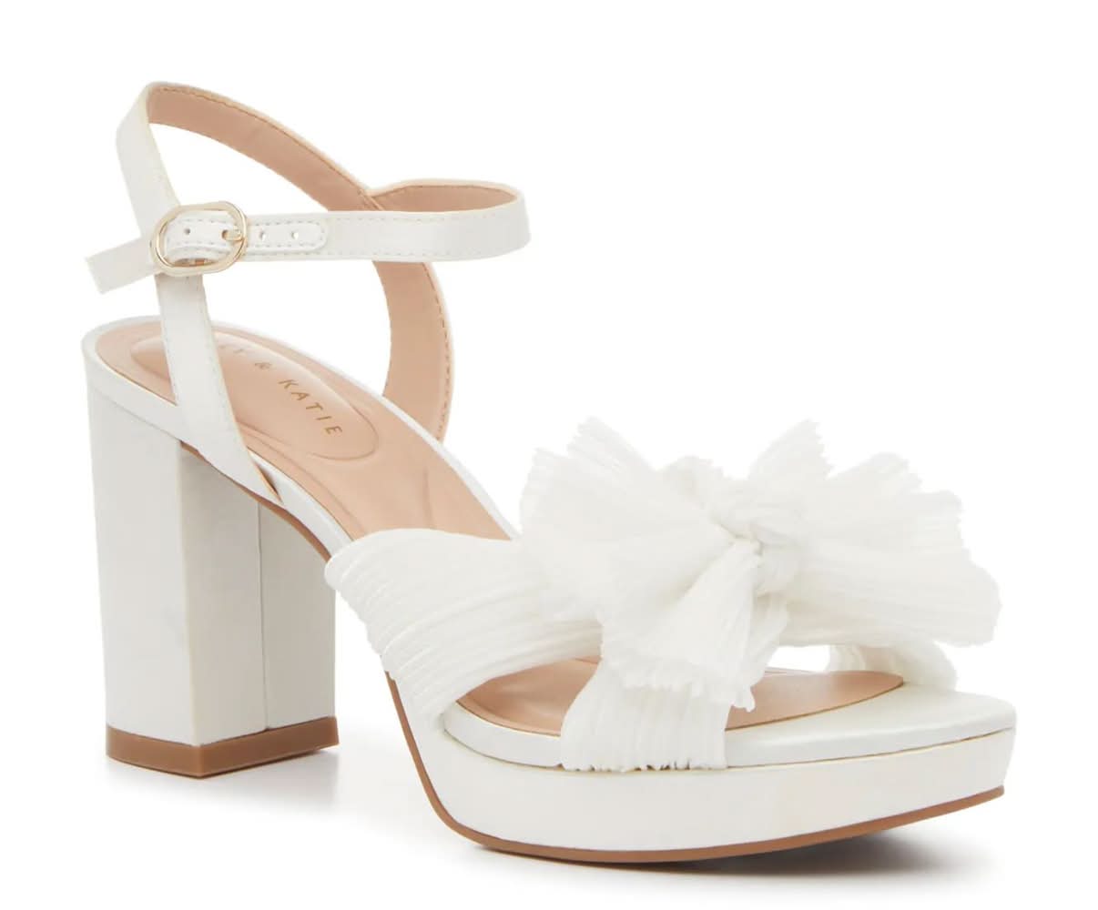 Kelly & Katie Heather Sandal (White Medium - 6.5)