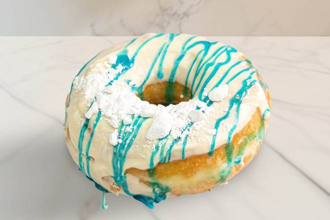 Blue bubble gum & meringue with white chocolate sauce - Doughnut
