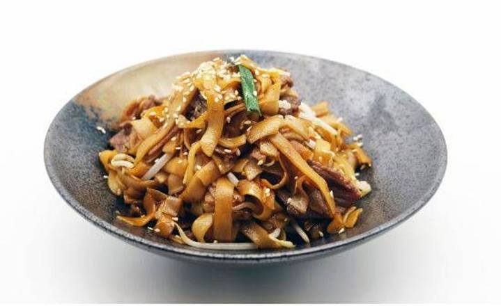 Fried Rice Noodle with Sliced Beef and X.O. Sauce X.O