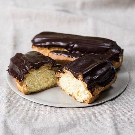 Classic Chocolate Éclair