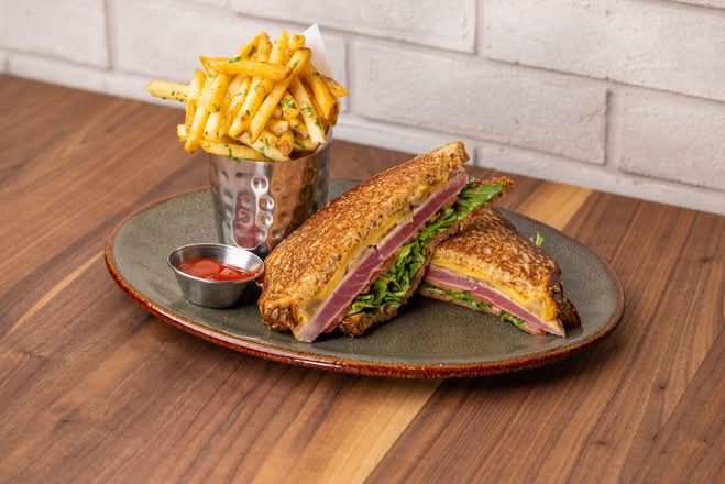 Seared Ahi Tuna Sandwich