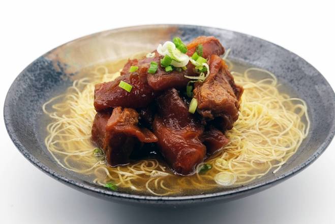 D13a. Beef Tendon Noodle in Soup 柱侯牛筋麵