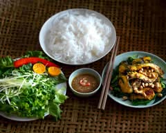 Nén Authentic Vietnamese Cuisine (7245 Canada Way)